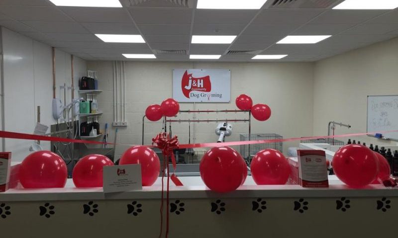 Jollyes Petfood Superstore opens first grooming salon