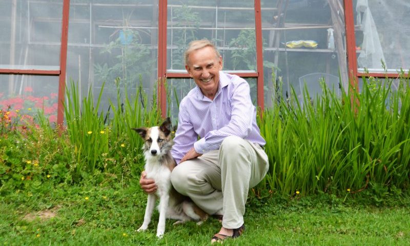 Burns bans raw food for volunteer dogs