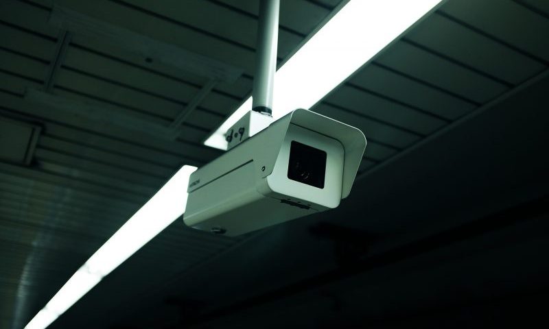 Shops lose £800m to shoplifters every year