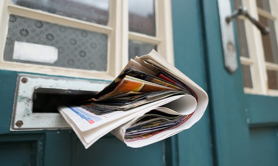 Pet saves couple from petrol bomb