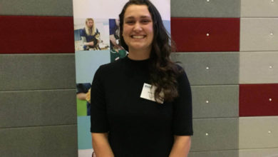 Newly qualified vet receives scholarship for raptor rehabilitation research