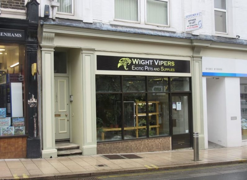 Isle of Wight pet shop launches zoo fundraiser