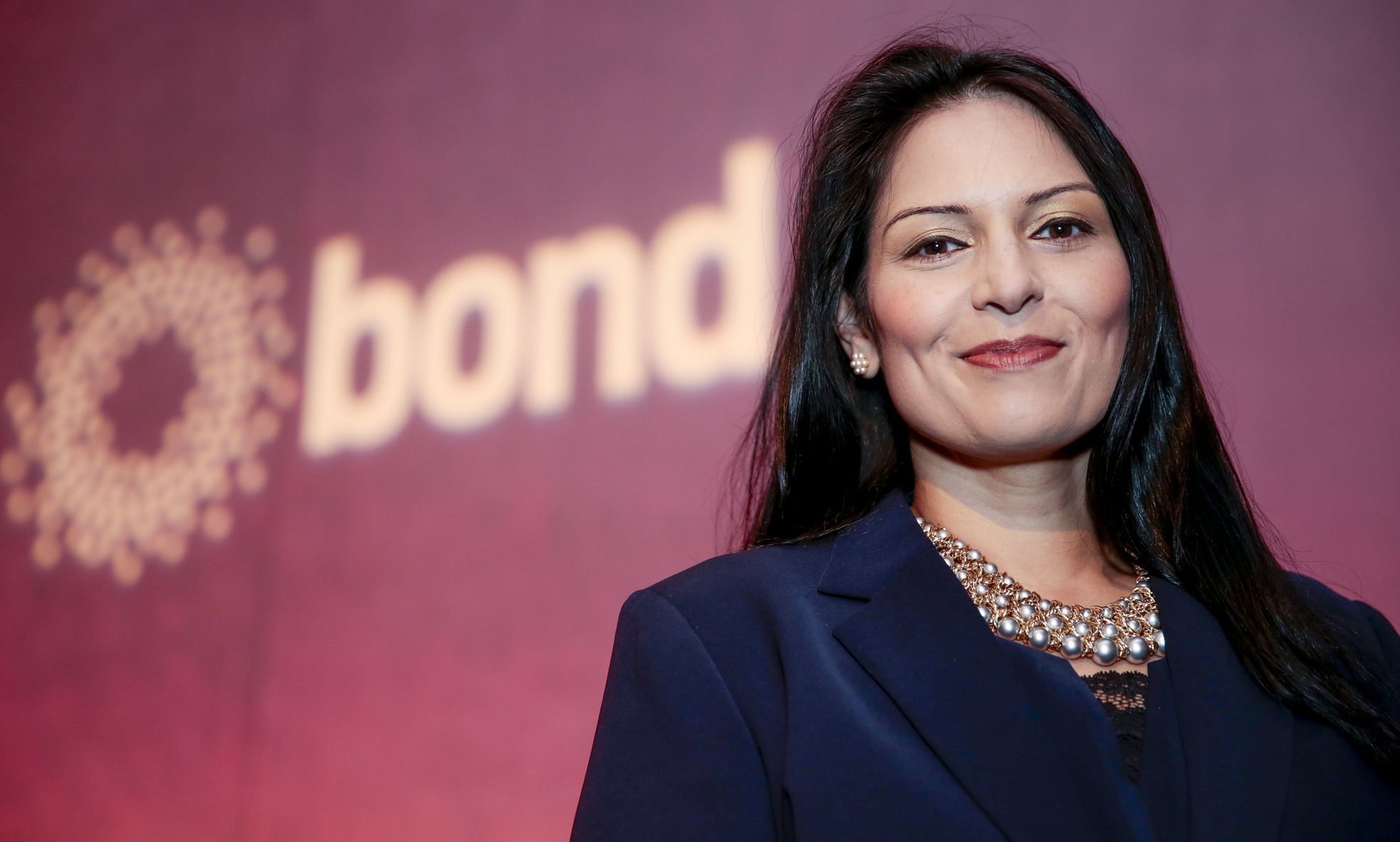 Government to crack down on violence against shopworkers