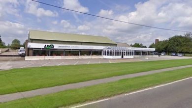 Pet store plans takeover of former car showroom