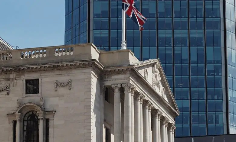 BoE raises interest rates to 0.75%