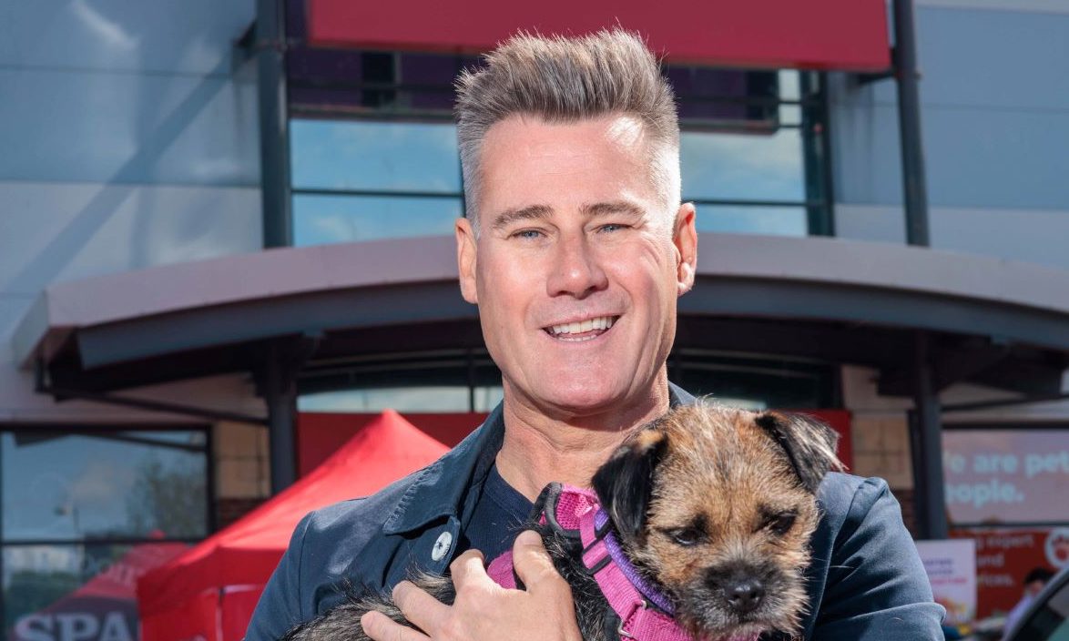 Blue Peter’s Tim Vincent opens Jollyes flagship Wrexham store