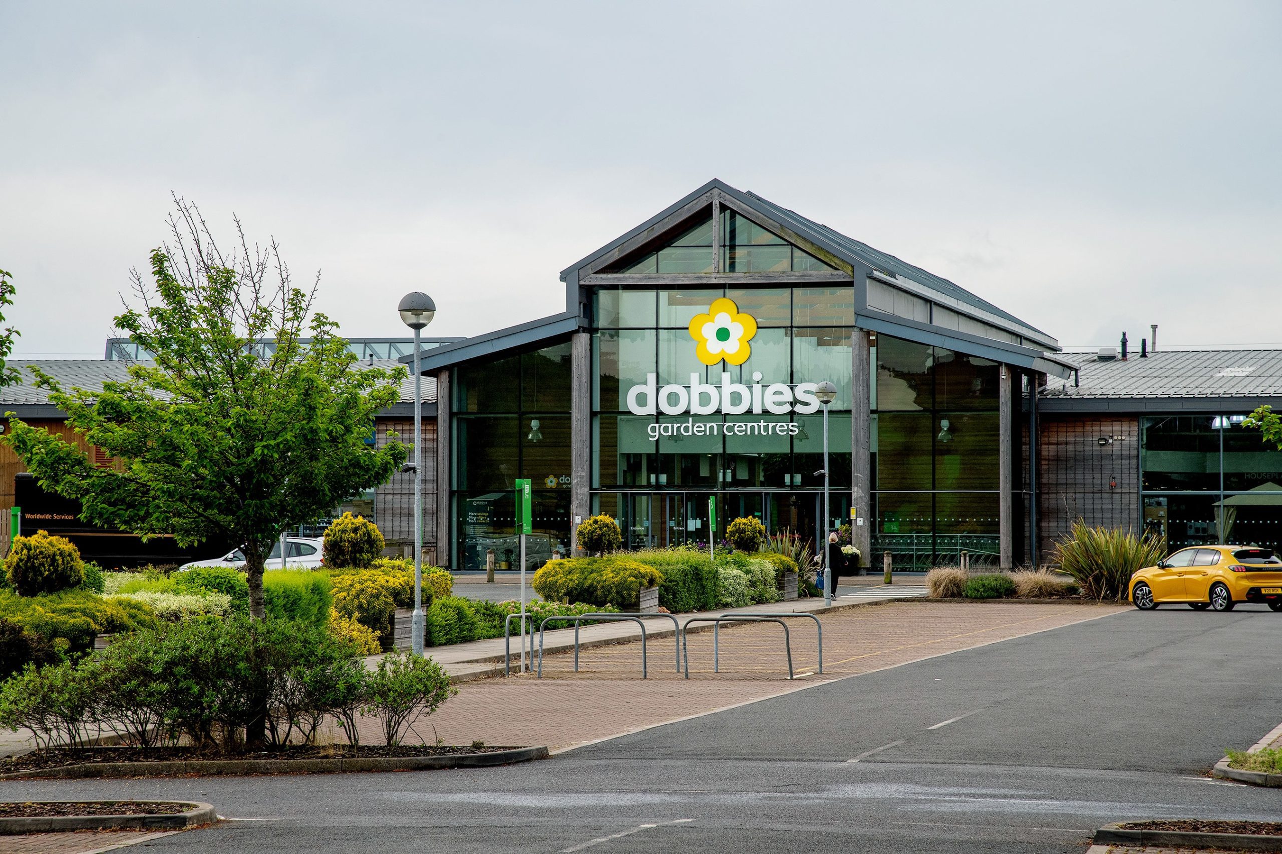 Dobbies Chesterfield first Carrick Vets branch Post