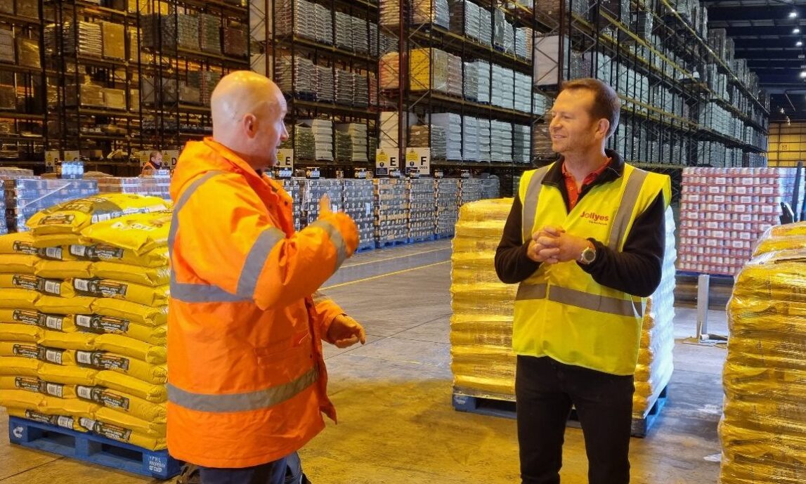 Jollyes agrees new 10-year contract with supply chain partner Wincanton