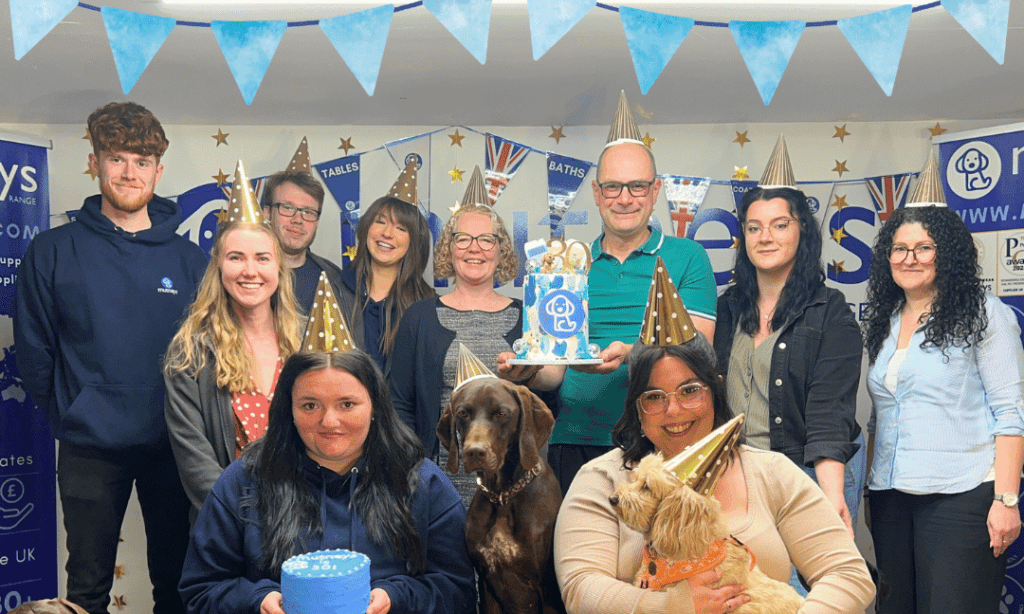 Mutneys celebrates 30th anniversary