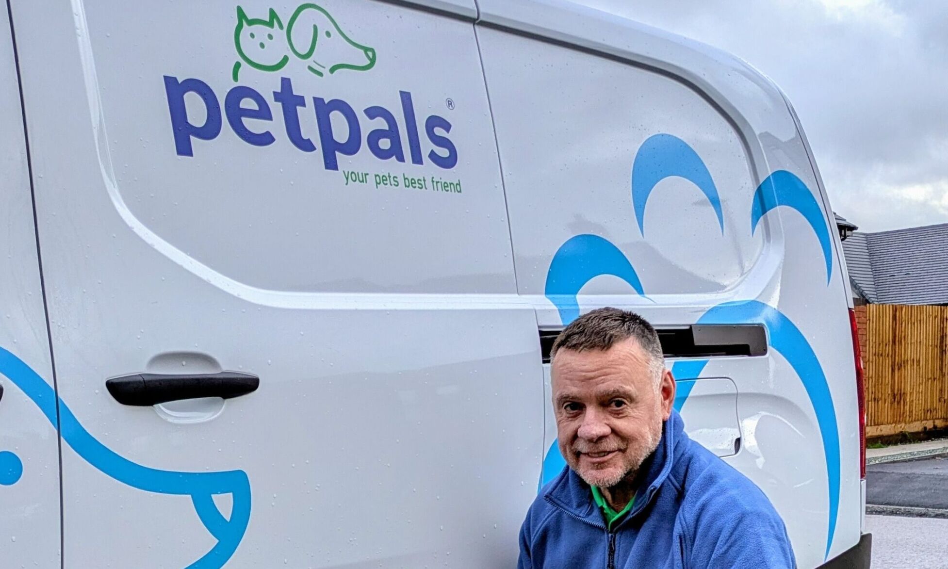 Former actor Andy Tierney launches Petpals franchise store in Halesowen